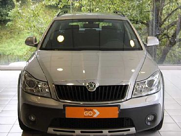 SKODA OCTAVIA 2.0 140 cv TDI 4X4 SCOUT COMBI 5p Manual