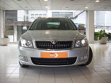 SKODA OCTAVIA 1.6 105 cv TDI CR FAMILY COMBI 5p Manual