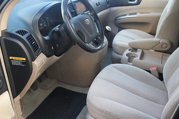 KIA CARNIVAL 