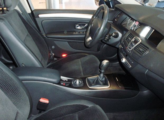 RENAULT LAGUNA-GRAND-TOUR 