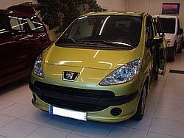 PEUGEOT&nbsp;1007&nbsp;1.4 70 cv HDI URBAN 3p Manual