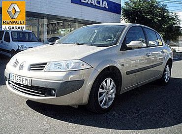 RENAULT MEGANE 1.5 105 cv Sedan dCi C.Dyn.eco2 4p Manual